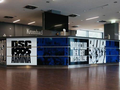 Arminia Bielefeld Thekenfolierung mit Beschriftung by Ability Design Werbetechnik